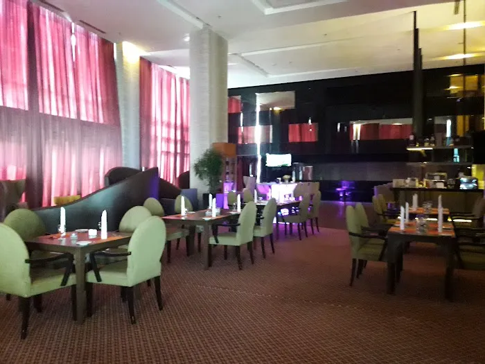 Zen Bar @ the zenith hotel Picture 2