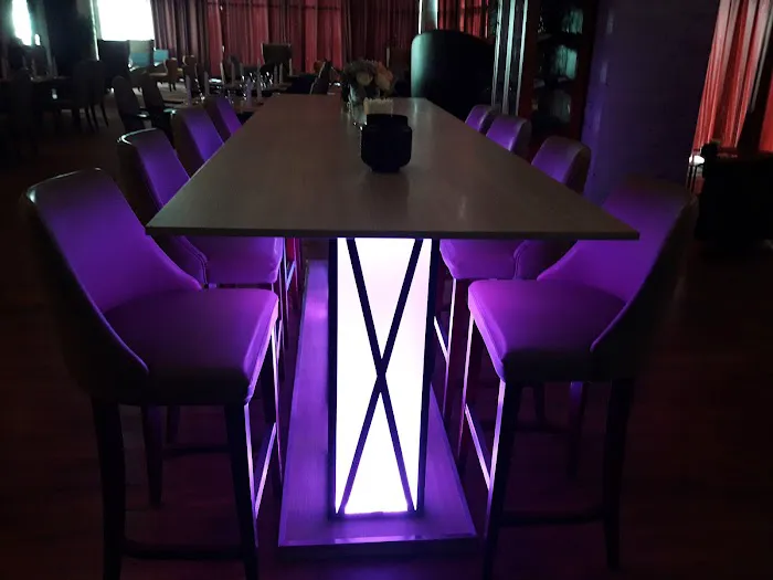 Zen Bar @ the zenith hotel Picture 4