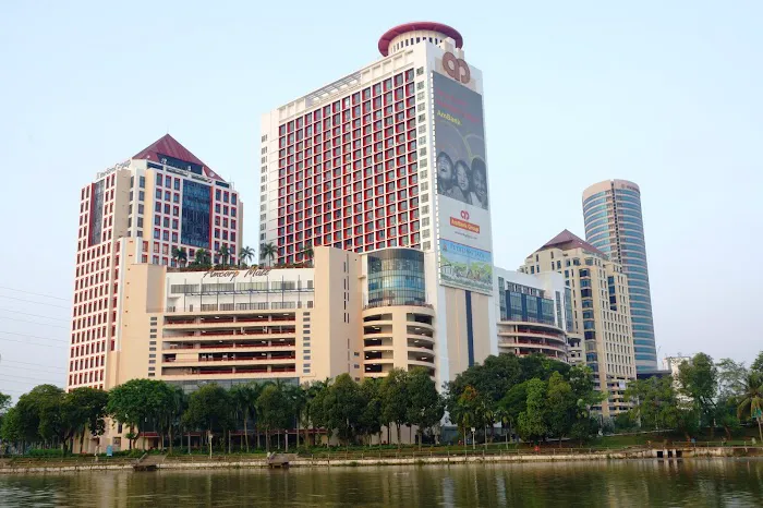 Amcorp Mall Picture 3
