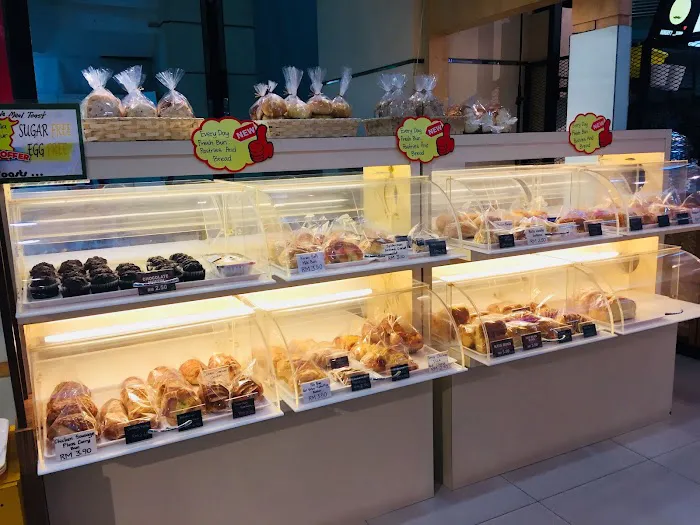 Amcorp Mall Picture 2