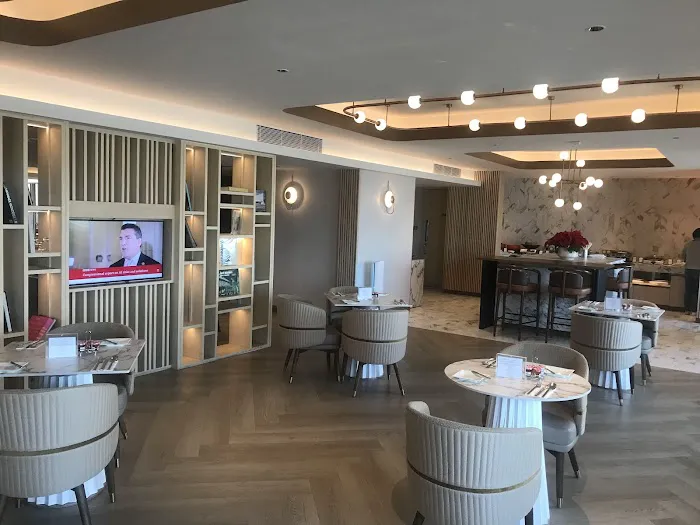 Executive Lounge Picture 6