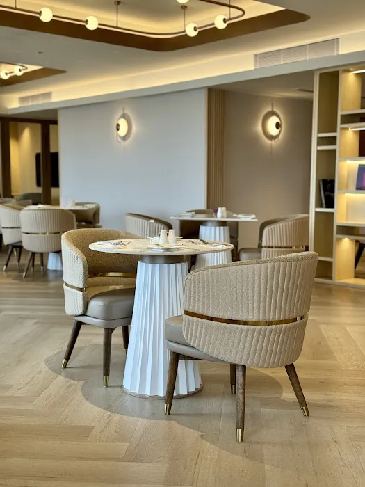 Executive Lounge Picture 5