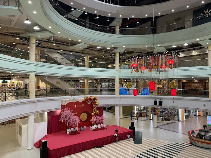 South City Plaza Picture 5