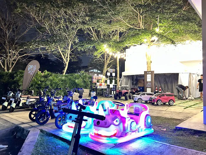 V RIDE + @ Amigo Clubhouse & Central Park 16 Sierra Picture 8