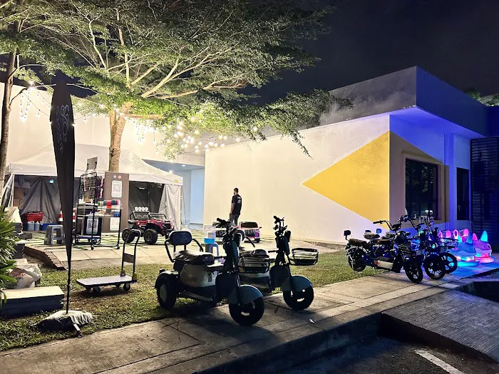 V RIDE + @ Amigo Clubhouse & Central Park 16 Sierra Picture 4