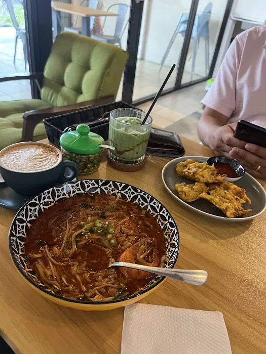 Yugy Cafe Picture 2