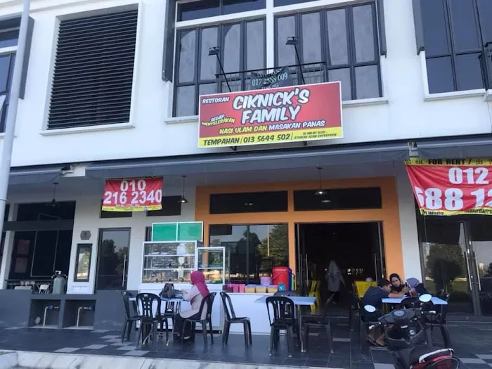 Restoran Ciknick's Family Picture 2