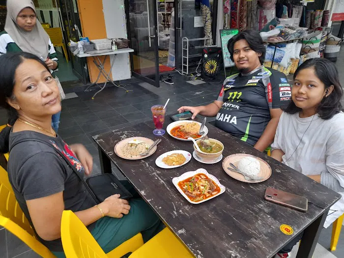 Restoran Ciknick's Family Picture 10