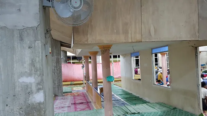 Balok Makmur Mosque Picture 8