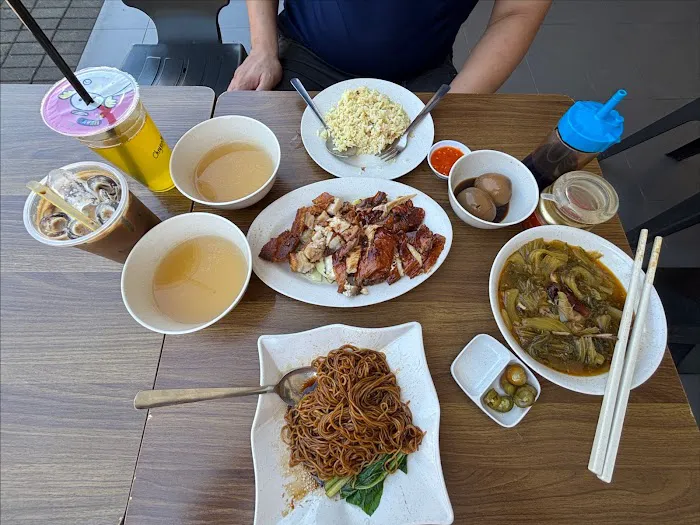 Restoran San Chui Moon 新聚满早市烧腊晚市蒸鱼 Picture 1