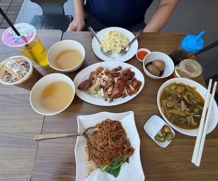 Restoran San Chui Moon 新聚满早市烧腊晚市蒸鱼