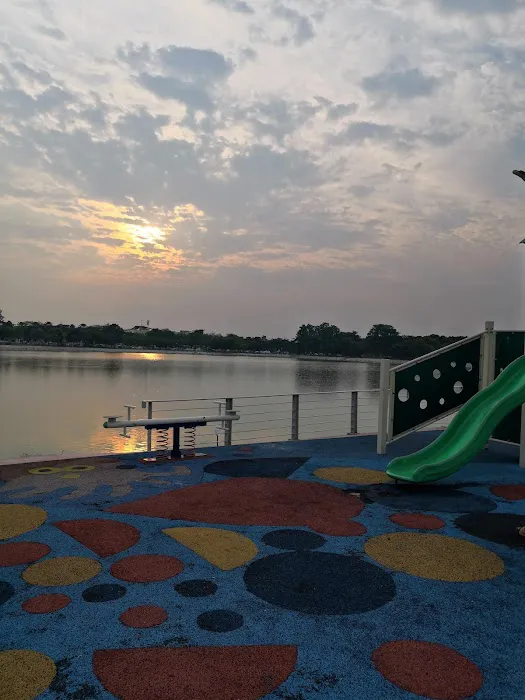 Laman Lakeside Picture 3
