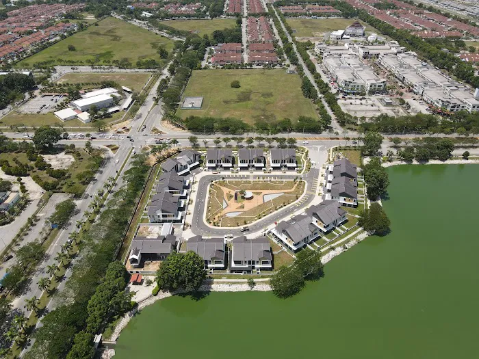 Laman Lakeside Picture 9