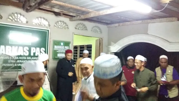 Kedai Makan & Barang Runcit MdHashim Picture 6