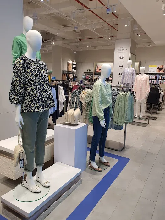 Marks & Spencer @ IOI City Mall Picture 1