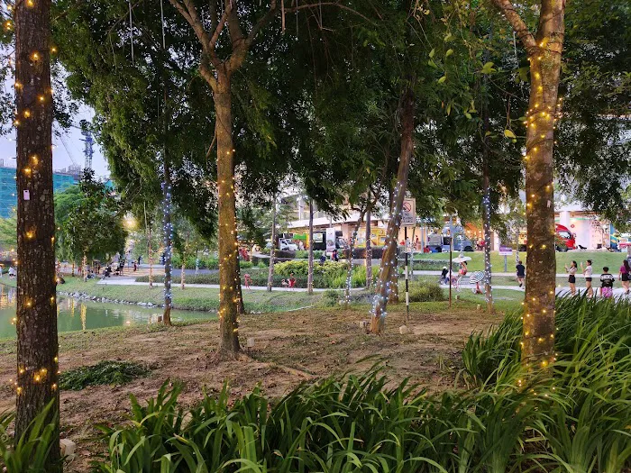 Quayside Mall Linear Park Picture 1