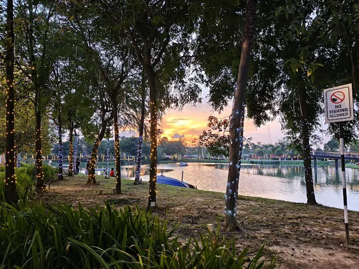 Quayside Mall Linear Park Picture 5