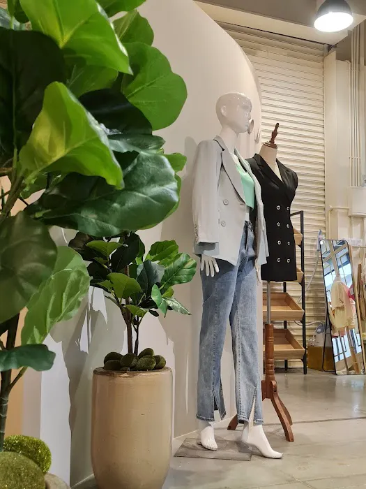 Room 309 Retail Space Picture 4