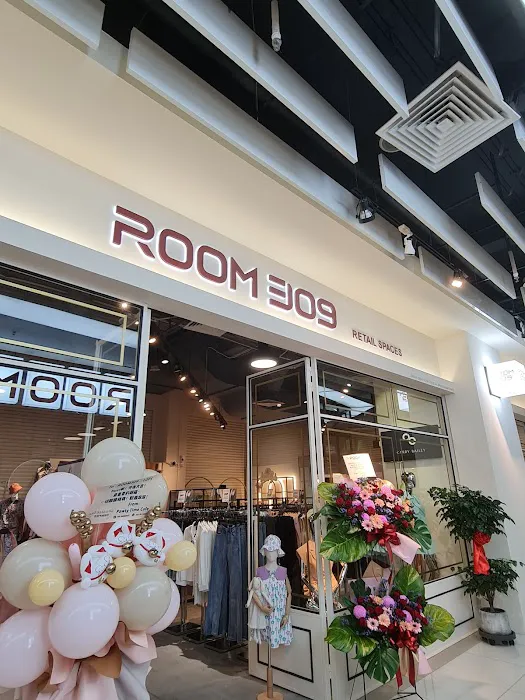 Room 309 Retail Space Picture 3