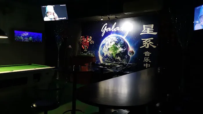 VP Glory Kitchen Picture 1