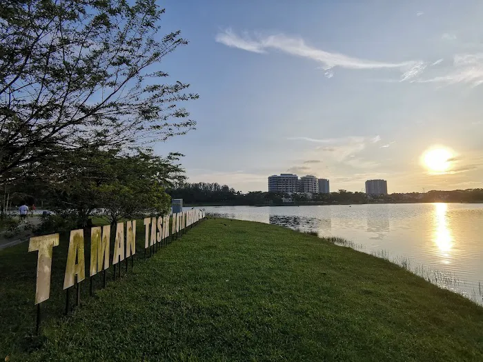 Taman Tasik Kota Kemuning Picture 3