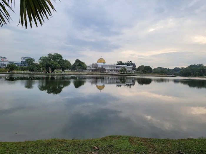 Taman Tasik Kota Kemuning Picture 1