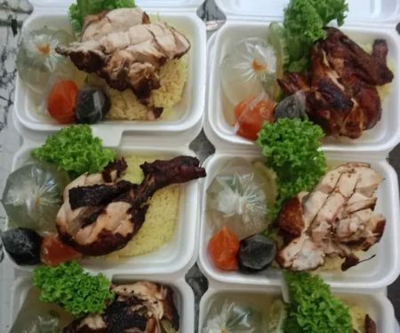 Warung Nasi Ayam Kak Yanie
