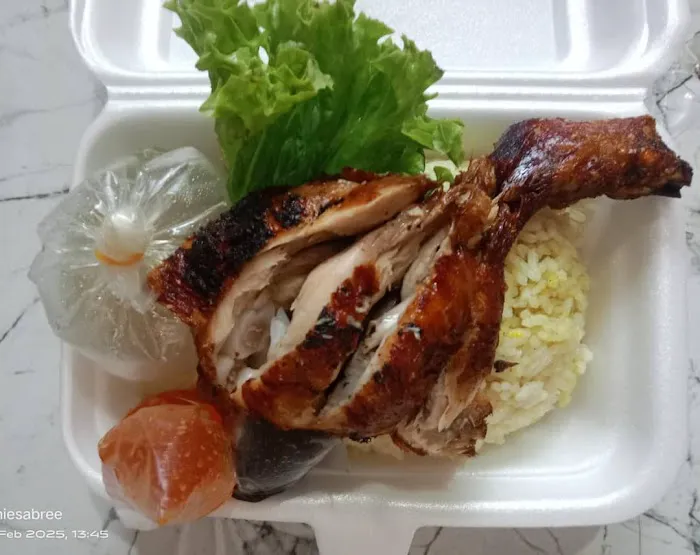 Warung Nasi Ayam Kak Yanie Picture 3