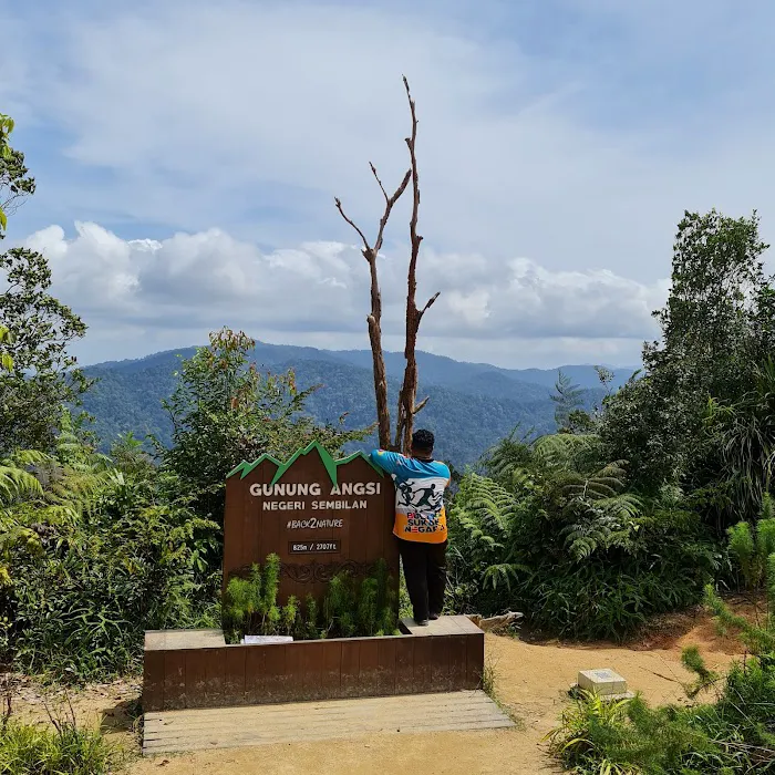 Gunung Angsi Peak Picture 4