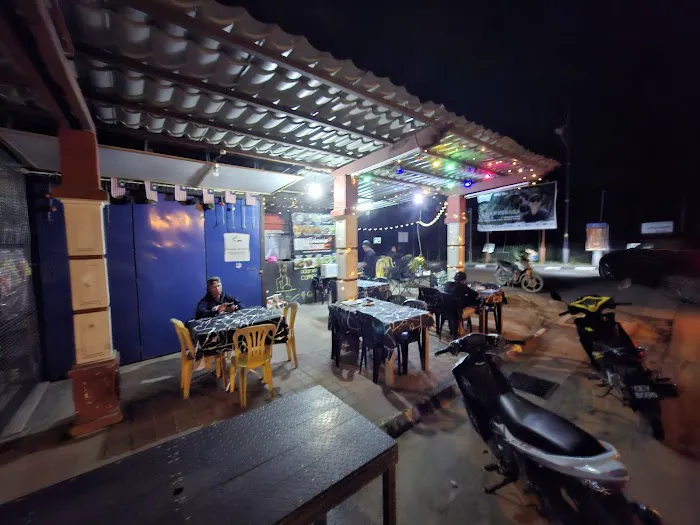 Adamia Corner Picture 1