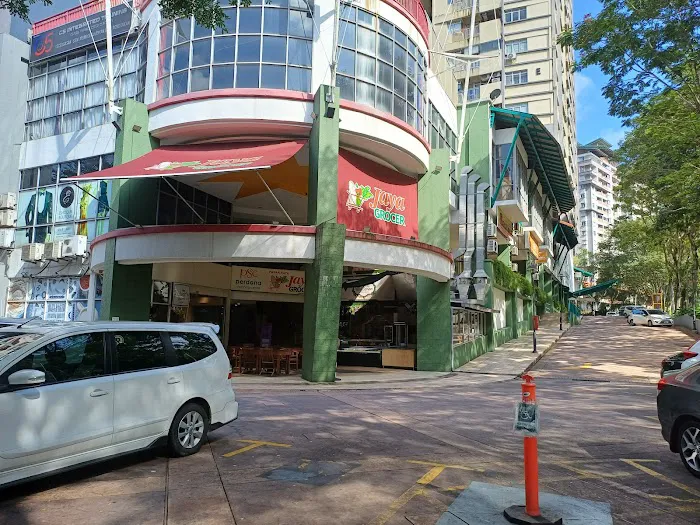 Tropics Shopping Center Picture 4