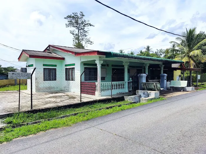Surau Al - Izzah Kampung Kuala Jemapoh Picture 1