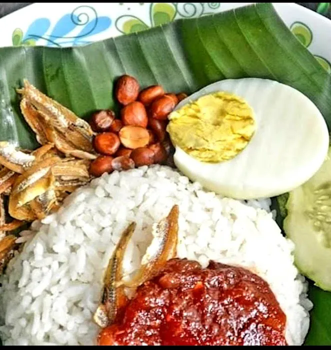 Nasi Lemak Daun Pisang Tinija Picture 3