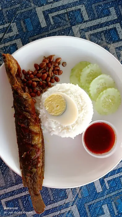 Nasi Lemak Daun Pisang Tinija Picture 5
