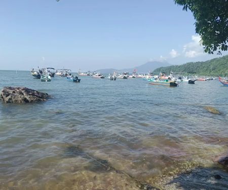 Pantai Pulau Sayak