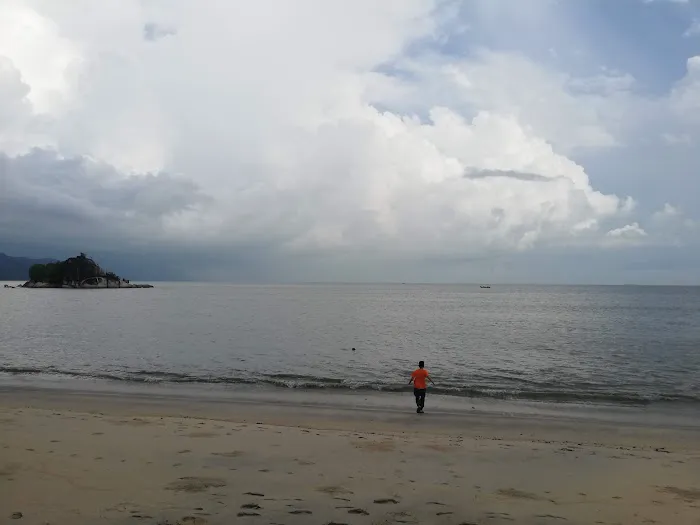 Pantai Kilat / Kilat Beach (viewing area) Picture 4