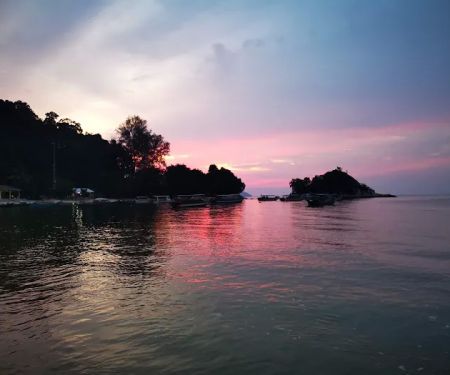 Pantai Kilat / Kilat Beach (viewing area)