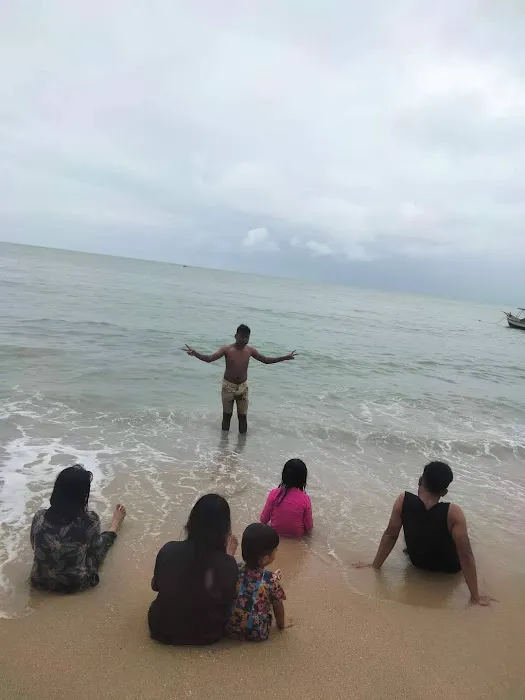 Pantai Kilat / Kilat Beach (viewing area) Picture 6
