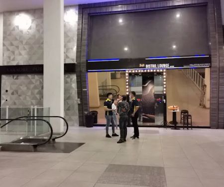 Hide-In Bistro & Lounge