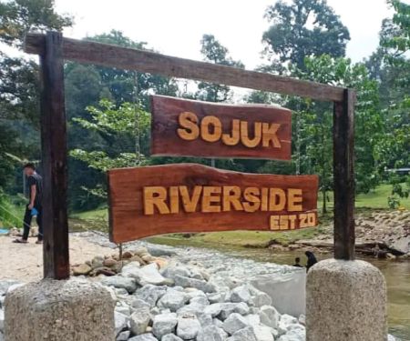 Sojuk Riverside