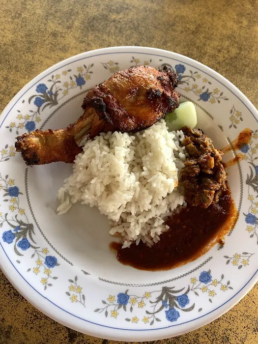 Nasi lemak Kak Leha Picture 1