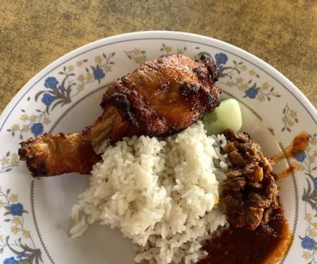 Nasi lemak Kak Leha