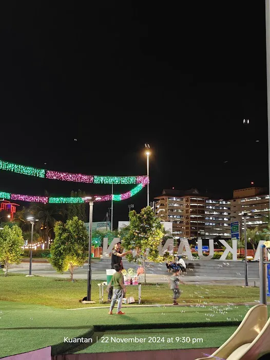 Taman Kompleks Teruntum Picture 6