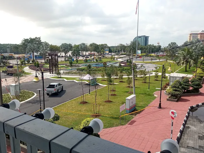 Taman Kompleks Teruntum Picture 9