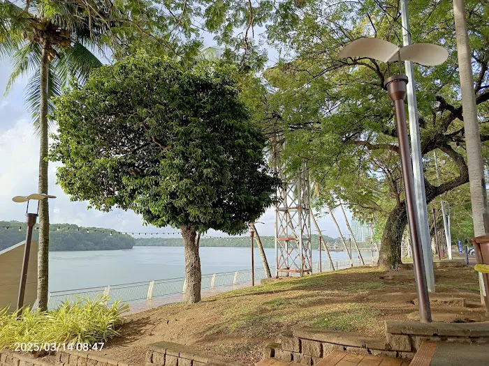 Esplanade Kuantan (River side walking and fishing) Picture 2