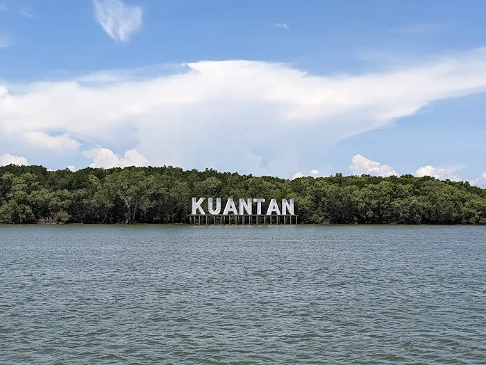 Esplanade Kuantan (River side walking and fishing) Picture 6
