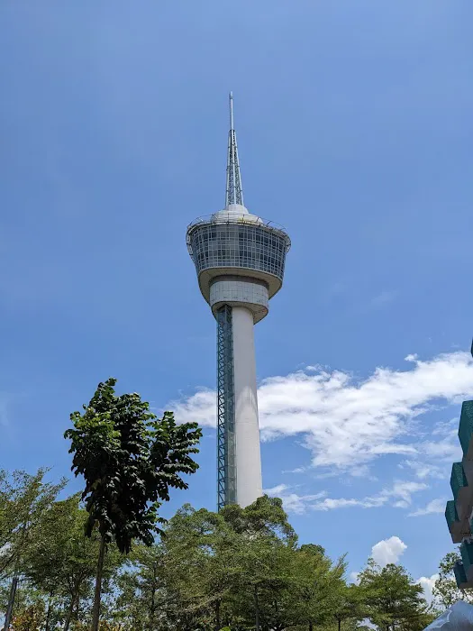Esplanade Kuantan (River side walking and fishing) Picture 4