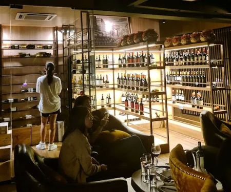 AiJiu Wine Bar