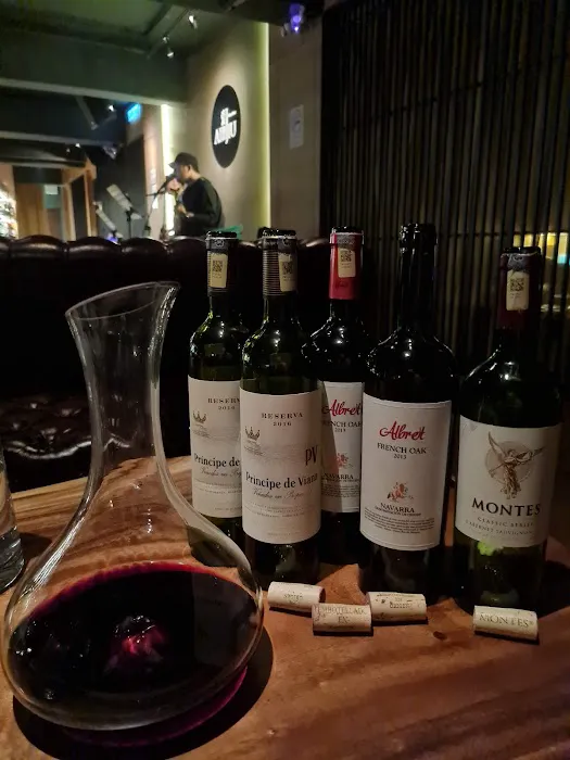 AiJiu Wine Bar Picture 6