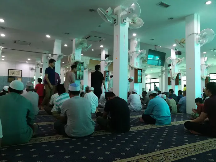 Al Mukminun Mosque Picture 8